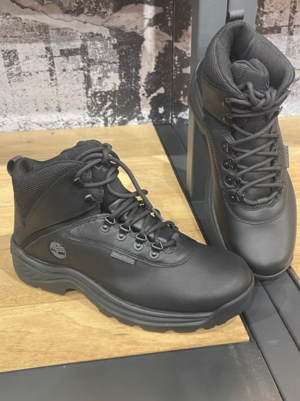 Timberland Men's Ledge Mid Waterproof Leather Trail-Hiker Ankle Boot 12122-001